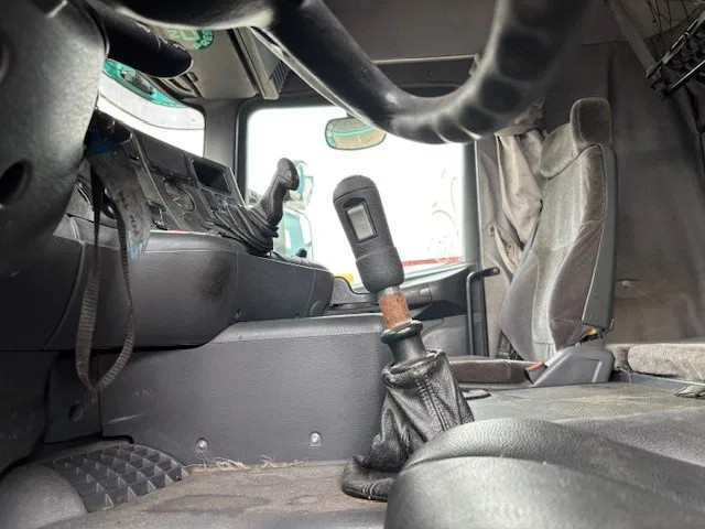 Scania R114-380 LA SLEEPERCAB 4x2 (EURO 2 / MANUAL GEARBOX / HYDRAULIC KIT / P.T.O. / FULL SPOILERSET / ETC.) 10