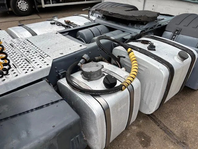 Scania R114-380 LA SLEEPERCAB 4x2 (EURO 2 / MANUAL GEARBOX / HYDRAULIC KIT / P.T.O. / FULL SPOILERSET / ETC.) 7