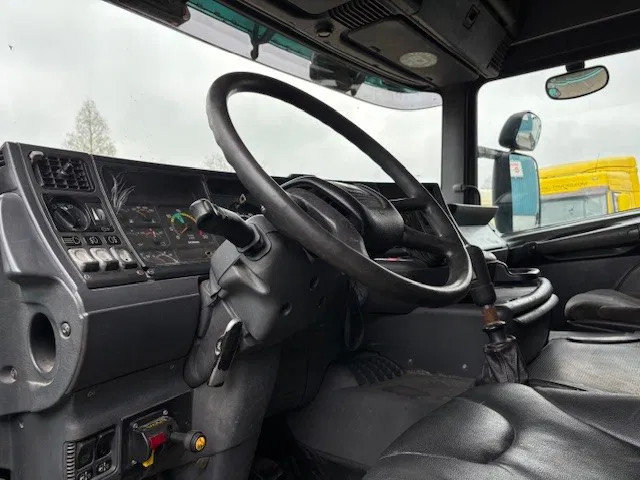 Scania R114-380 LA SLEEPERCAB 4x2 (EURO 2 / MANUAL GEARBOX / HYDRAULIC KIT / P.T.O. / FULL SPOILERSET / ETC.) 9