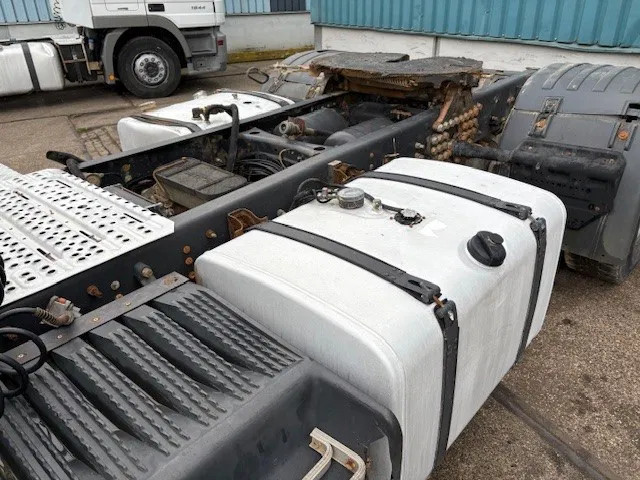 Scania R380 LA 4x2 DAYCAB (EURO 3 / 12 GEARS MANUAL GEARBOX / RETARDER / HYDRAULIC KIT / P.T.O.) 8