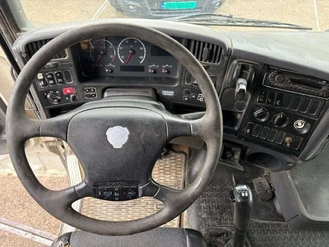 Scania R380 LA 4x2 DAYCAB (EURO 3 / 12 GEARS MANUAL GEARBOX / RETARDER / HYDRAULIC KIT / P.T.O.) 9