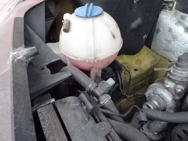 Schade bedrijfswagens Crafter 35 2.0 TDI L2H2 airco motor schade !!!!!!!!!!!!!!! 11