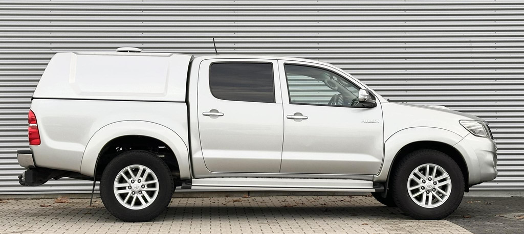 Toyota HiLux 3.0 D-4D SR DC Automaat in mooie staat 10