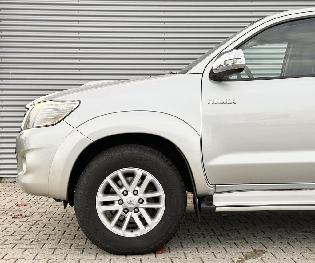 Toyota HiLux 3.0 D-4D SR DC Automaat in mooie staat 8