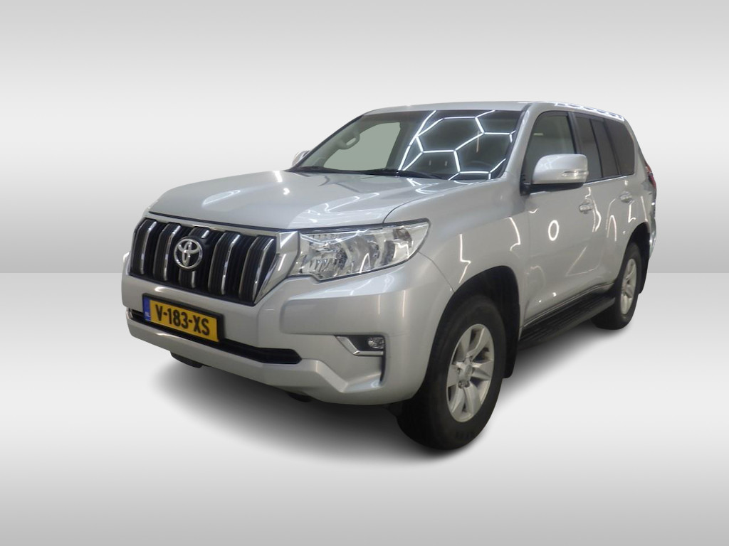 Toyota Land Cruiser 2.8 D-4D-F Challenger Window Van