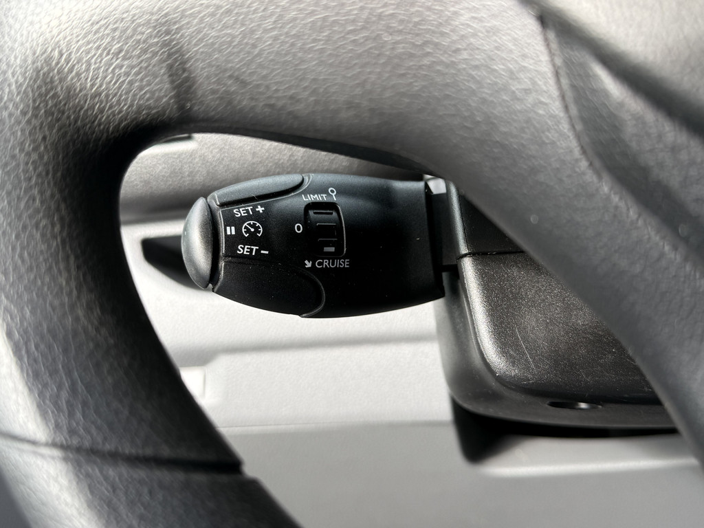 Toyota PROACE 2.0 D-4D 145 PK / L2H1 / 1e EIG. / 41.609 KM !! / INRICHTING / AIRCO / CRUISE / 3-ZITS 12