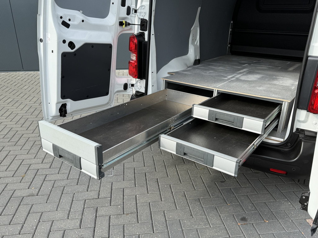 Toyota PROACE 2.0 D-4D 145 PK / L2H1 / 1e EIG. / 41.609 KM !! / INRICHTING / AIRCO / CRUISE / 3-ZITS 8