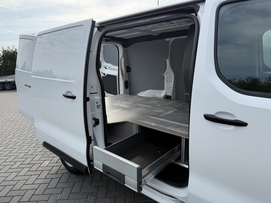 Toyota PROACE 2.0 D-4D 145 PK / L2H1 / 1e EIG. / 41.609 KM !! / INRICHTING / AIRCO / CRUISE / 3-ZITS 9