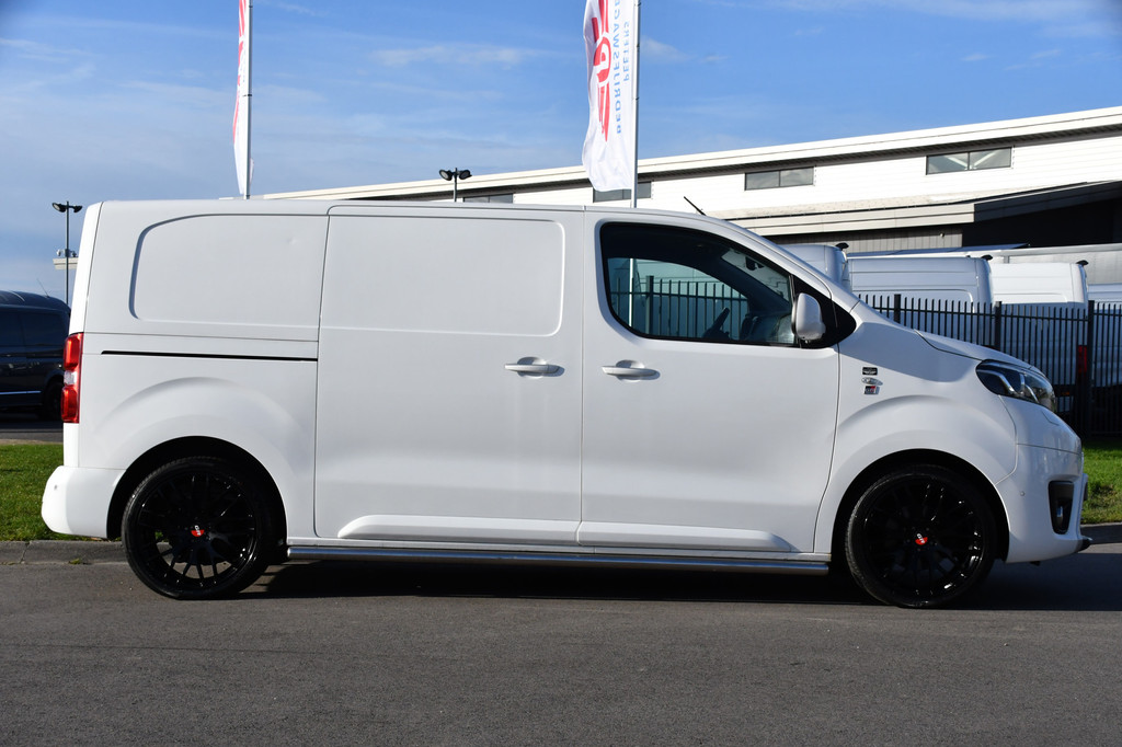 Toyota PROACE 2.0 D-4D GR Sport Edition 360 Camera, Cruise, Carplay, Head-up, 177pk, 2 x Schuifdeur, Trekhaak, Stoelverwarming, Automaat, Uniek! 10