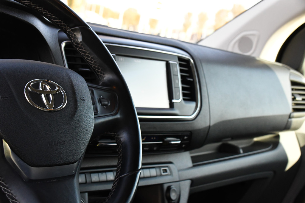 Toyota PROACE 2.0 D-4D GR Sport Edition 360 Camera, Cruise, Carplay, Head-up, 177pk, 2 x Schuifdeur, Trekhaak, Stoelverwarming, Automaat, Uniek! 12