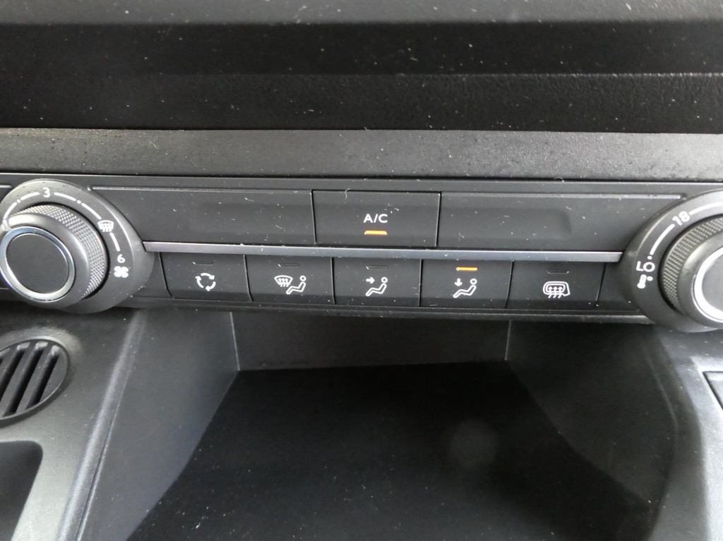 Toyota PROACE CITY 1.2 Turbo cool 3 zits camera apple carplay 12