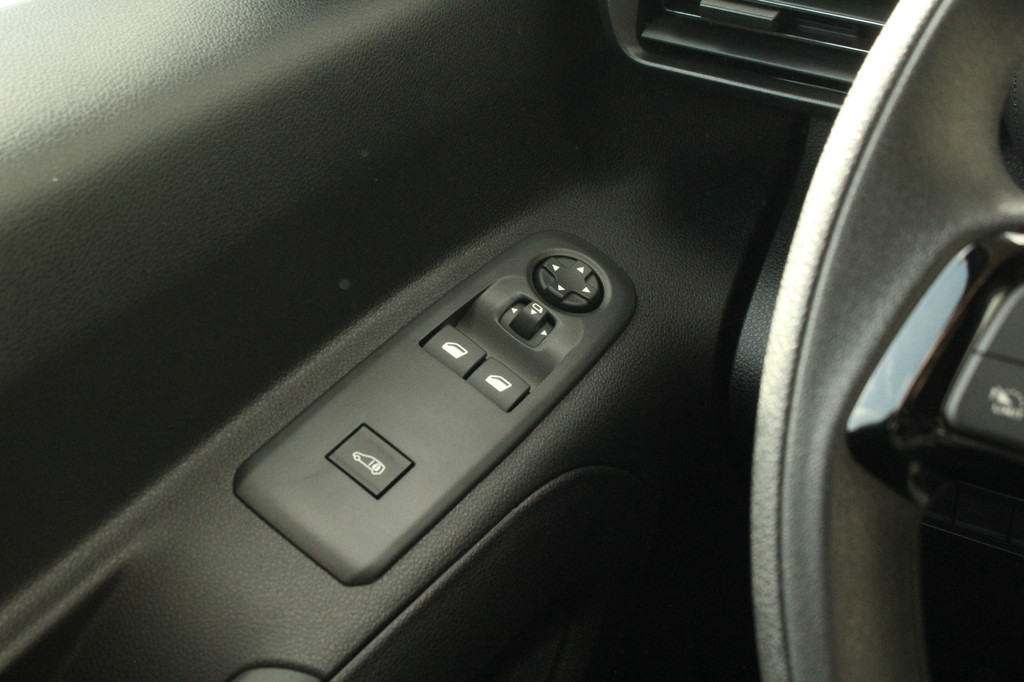 Toyota PROACE CITY 1.5D 131pk Challenger | L2 Long | Automaat | Trekhaak | Carplay/Android | Lease 450,- p/m 18