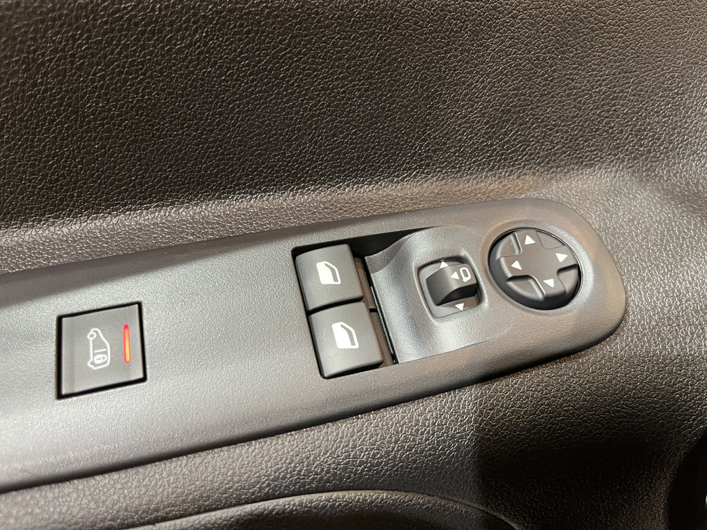 Toyota PROACE CITY Electric First Edition 50 kWh / 100% Elektrisch !! / Airco / Cruise Control / CarPlay / PDC / Navigatie / 57.000 KM !! 14