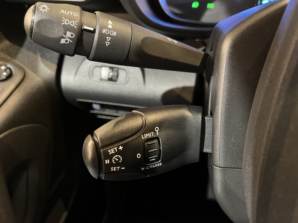 Toyota PROACE CITY Electric First Edition 50 kWh / 100% Elektrisch !! / Airco / Cruise Control / CarPlay / PDC / Navigatie / 57.000 KM !! 15