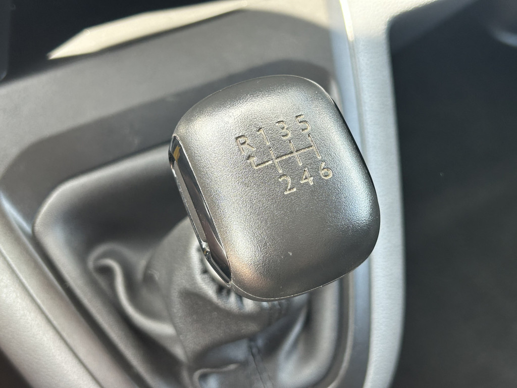 Toyota PROACE Worker 2.0 D-4D 145 PK / L2H1 / 1e EIG. / 56.028 KM !! / AIRCO / CRUISE / BLUETOOTH / 3-ZITS 17