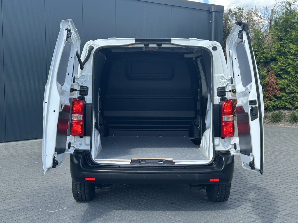 Toyota PROACE Worker 2.0 D-4D 145 PK / L2H1 / 1e EIG. / 56.028 KM !! / AIRCO / CRUISE / BLUETOOTH / 3-ZITS 7