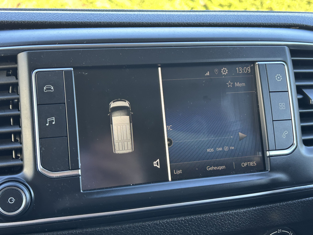 Toyota PROACE Worker 2.0 D-4D 145 PK / L2H1 / 1e EIGENAAR / 51.767 KM !! / 3-ZITS / AIRCO / CRUISE / APPLE CARPLAY / PDC 17