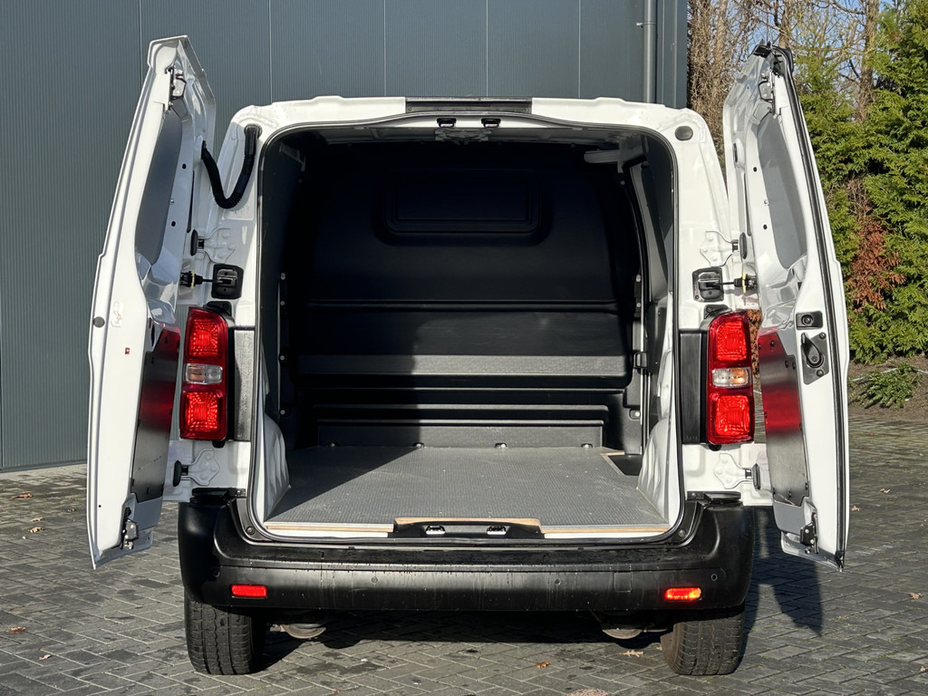 Toyota PROACE Worker 2.0 D-4D 145 PK / L2H1 / 1e EIGENAAR / 51.767 KM !! / 3-ZITS / AIRCO / CRUISE / APPLE CARPLAY / PDC 8