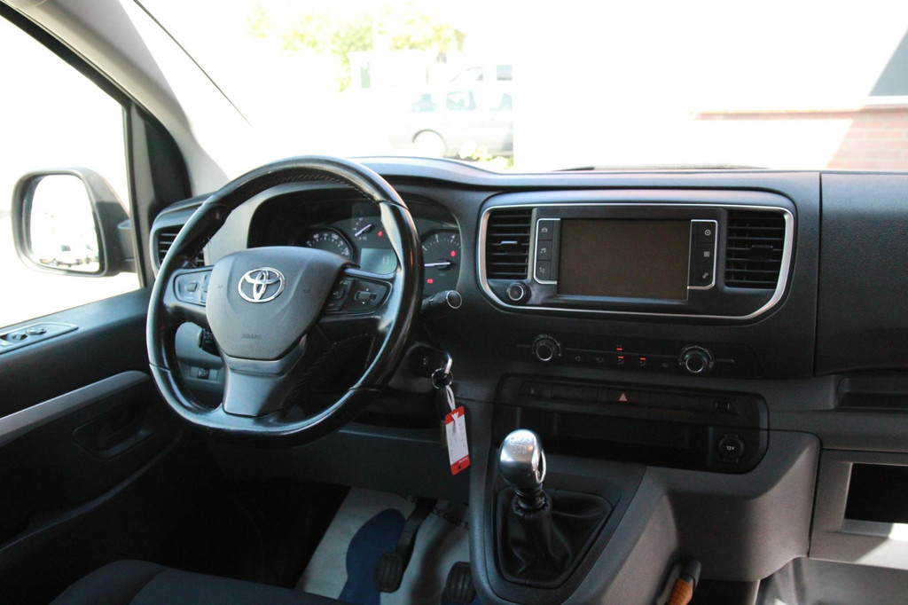 Toyota PROACE Worker 2.0 D-4D Creator Long DC / 5 pers / Trekhaak / Camera / App connect / 15