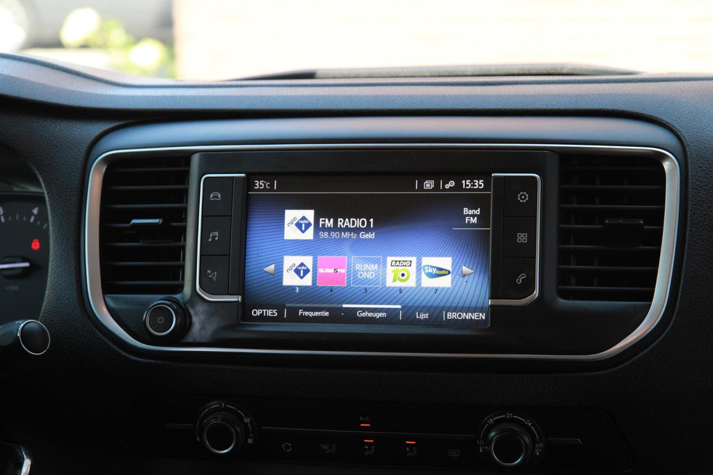 Toyota PROACE Worker 2.0 D-4D Creator Long DC / 5 pers / Trekhaak / Camera / App connect / 16