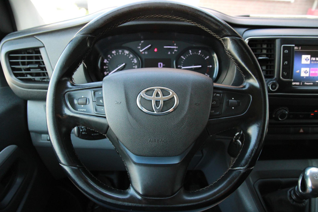 Toyota PROACE Worker 2.0 D-4D Creator Long DC / 5 pers / Trekhaak / Camera / App connect / 20