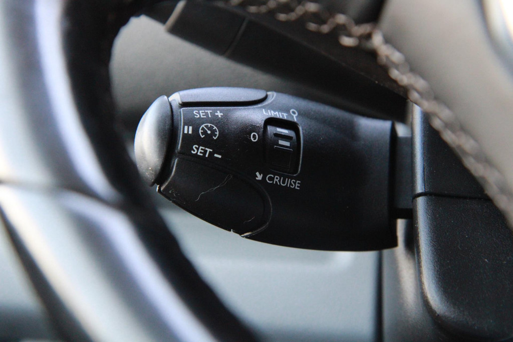 Toyota PROACE Worker 2.0 D-4D Creator Long DC / 5 pers / Trekhaak / Camera / App connect / 21