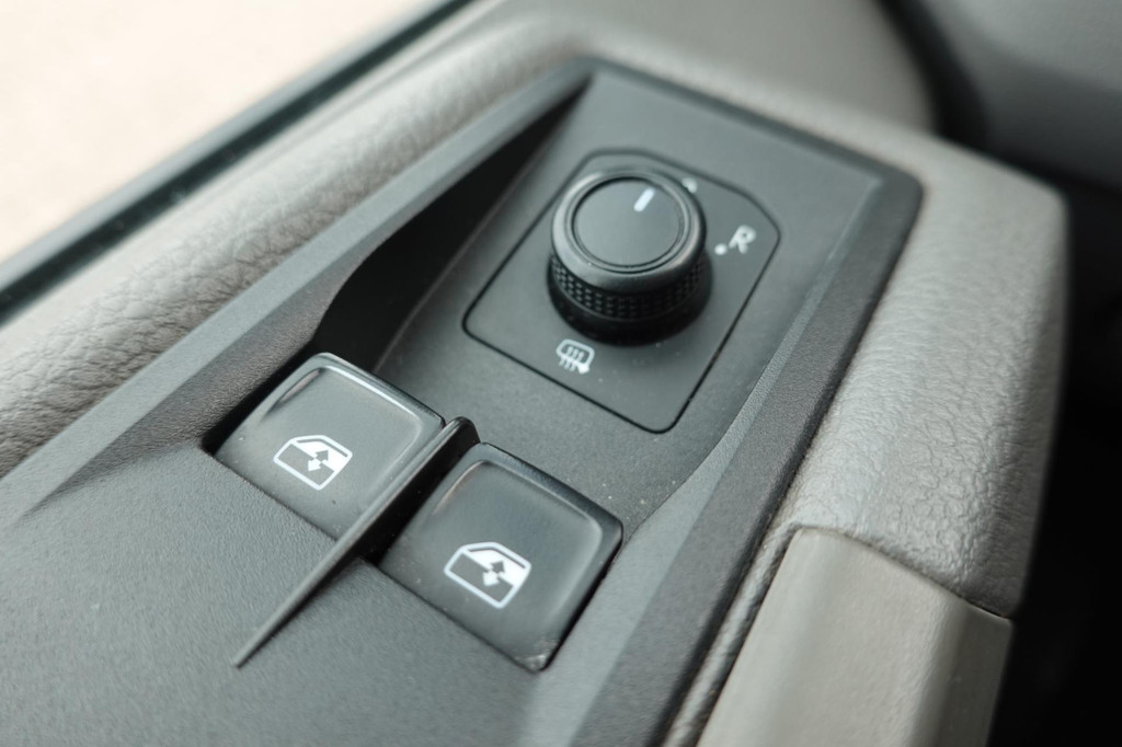 Volkswagen CRAFTER 30 2.0 TDI L3H3 13