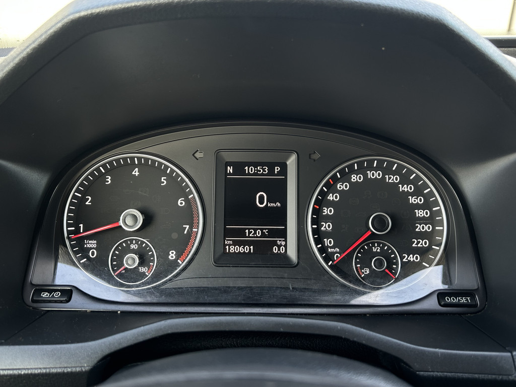 Volkswagen Caddy 1.4 TSI 126 PK / DSG AUTOMAAT / L1H1 / 1e EIG. / TREKHAAK / IMPERIAAL / AIRCO / CRUISE / NAVI / APPLE CARPLAY 12