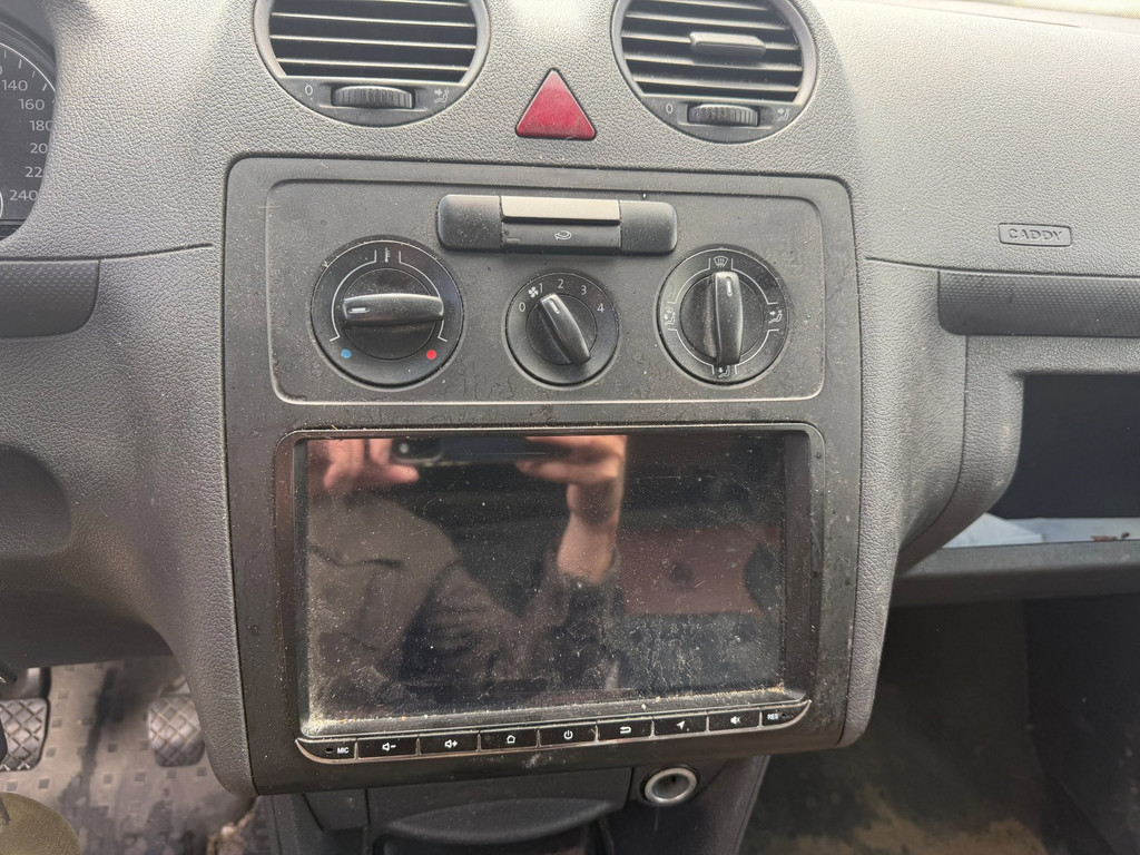 Volkswagen Caddy 1.6TDI,55kw,293.603km,1-2011: 2249,- 15