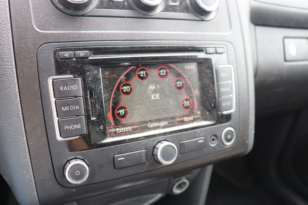 Volkswagen Caddy 1.6 TDI DSG Automaat - Airco - Navi - Cruise - ⬠4.950,- Excl. 13