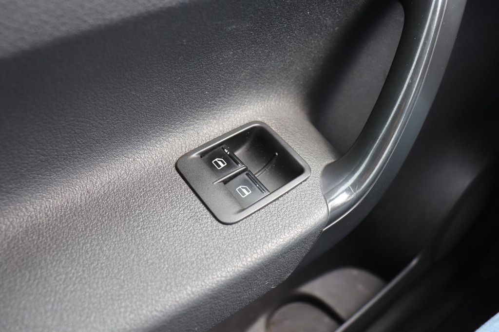 Volkswagen Caddy 1.6 TDI DSG Automaat - Airco - Navi - Cruise - ⬠4.950,- Excl. 17