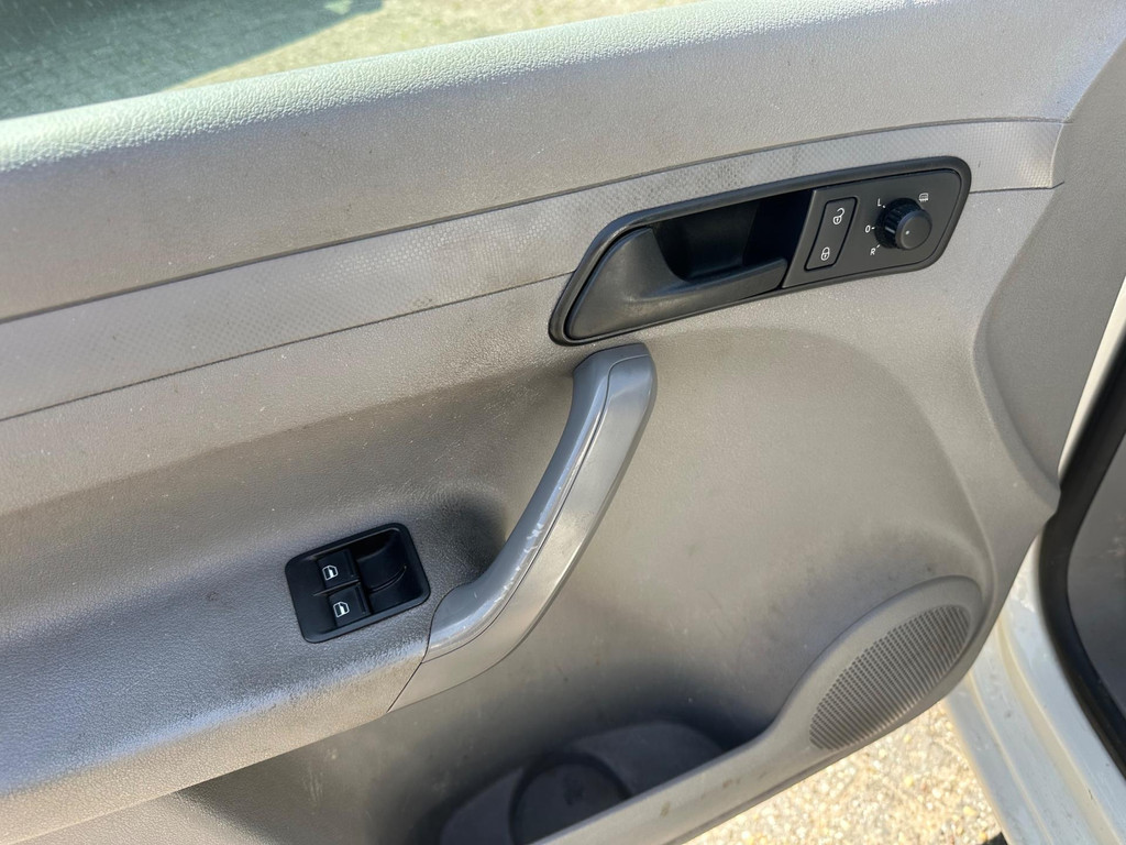 Volkswagen Caddy 1.9TDi,77kw/105pk,DSG,AIRCO: 3495,- EX 13