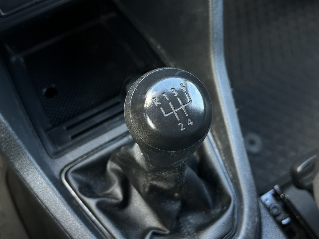 Volkswagen Caddy 2.0 TDI 102 PK / L2H1 / 1e EIG. / **STOELVERWARMING** / TREKHAAK / INRICHTING / AIRCO / CRUISE / BLUETOOTH / PDC 17