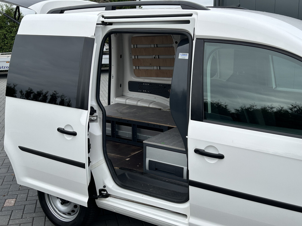 Volkswagen Caddy 2.0 TDI 123 PK 4x4 / 4-Motion / 6-BAK / 1e EIGENAAR / ACHTERKLEP / BOTT INRICHTING / TREKHAAK / AIRCO / CRUISE / NAVI / APPELE CARPLAY 9