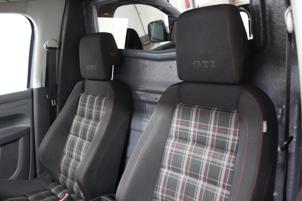Volkswagen Caddy 2.0 TDI 140PK DSG 4MOTION | GTI Stoelen 10