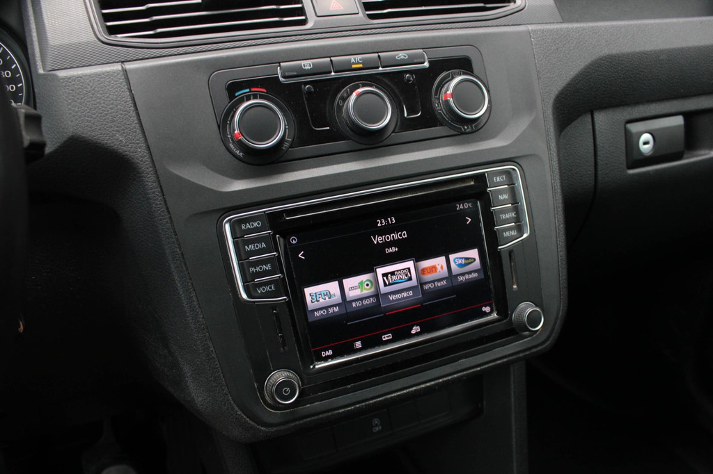 Volkswagen Caddy 2.0 TDI 185PK L1H1 BMT Comfortline / NAP / NAVIGATIE / PDC / BLACK EDITION / 194DKM / SCHROEFSET 17