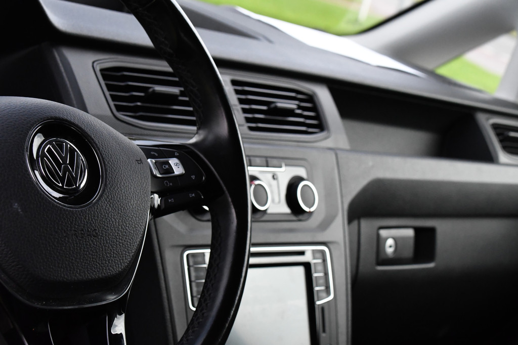 Volkswagen Caddy 2.0 TDI L1H1 Highline 70 years Edition Adaptieve Cruise, LED, 150pk, Carplay, Navi, Leder, Trekhaak, Automaat, Uniek! 18