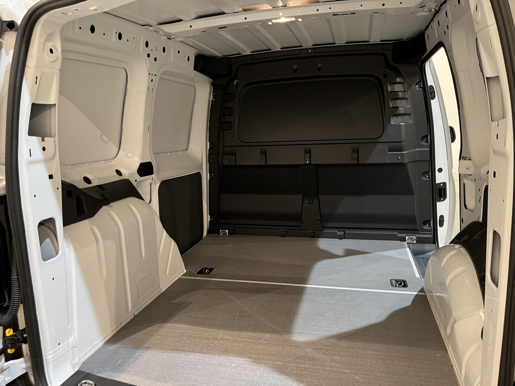 Volkswagen Caddy Cargo 1.5 TSI Automaat BENZINE / Euro 6 / Airco / Cruise Control / CarPlay / Camera / Trekhaak / 9.100 KM !! 12