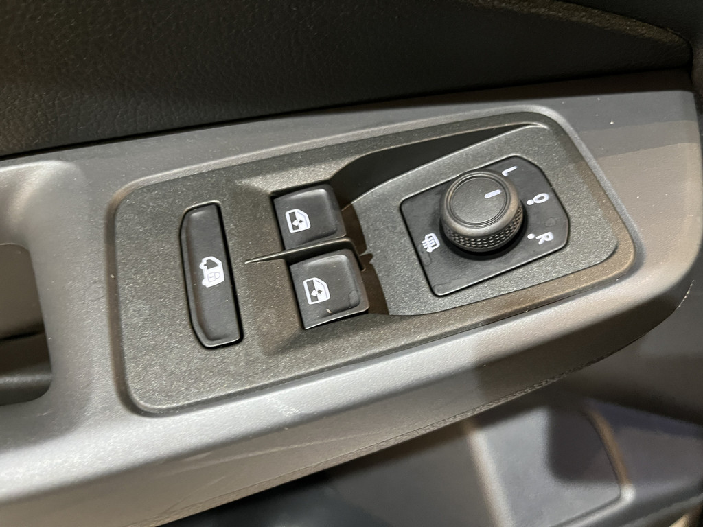 Volkswagen Caddy Cargo 1.5 TSI Automaat BENZINE / Euro 6 / Airco / Cruise Control / CarPlay / Camera / Trekhaak / 9.100 KM !! 14