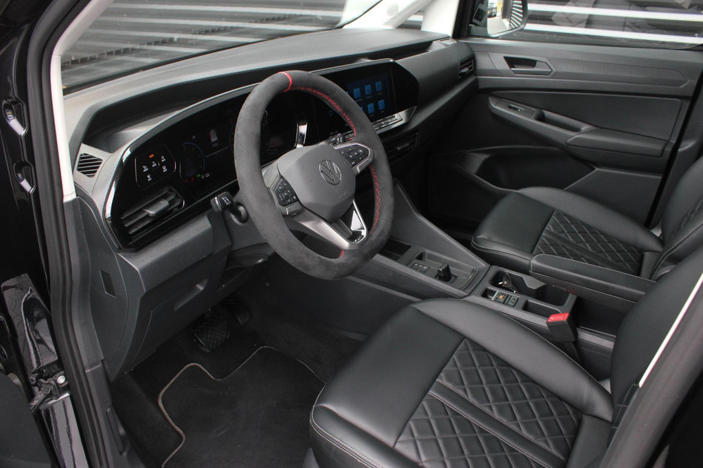 Volkswagen Caddy Cargo 2.0 TDI 122PK DSG JB- EDITION / MAXTRON / SIDE- BARS / VERLAGING / ELEK- PAKKET / PDC / CAMERA / BLACK OPS 15