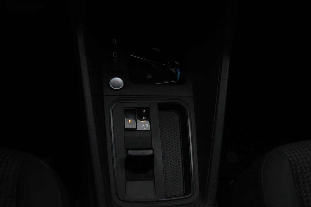 Volkswagen Caddy Cargo 2.0 TDI 1st Edition 122PK Automaat / Trekhaak / Camera / App connect 15