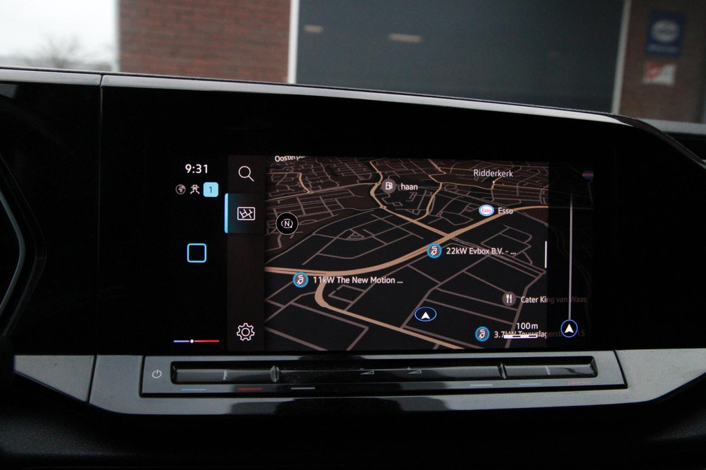 Volkswagen Caddy Cargo 2.0 TDI 1st Edition 122PK Automaat / Trekhaak / Camera / App connect 16