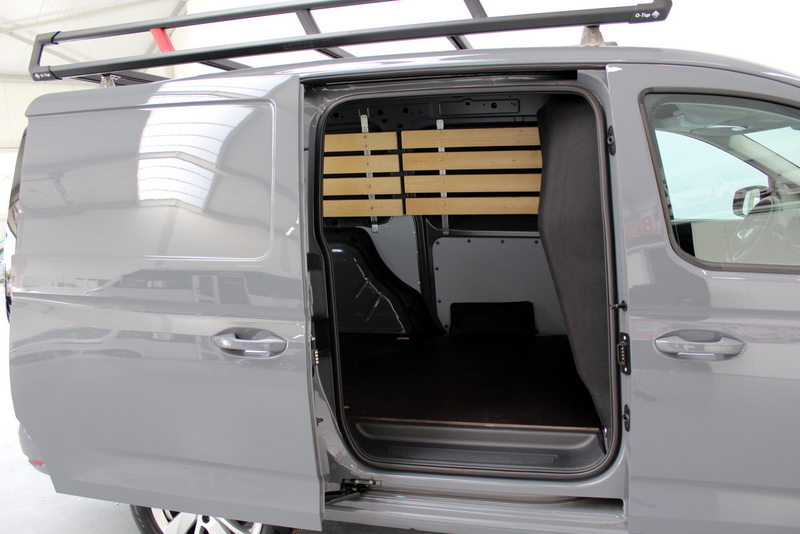 Volkswagen Caddy Cargo Maxi 2.0 TDI Style 123PK, AUTOMAAT | CAMAERA | TREKHAAK | STOELVERWARMING | CARPLAY | NAVIGATIE | PDC V+A 17