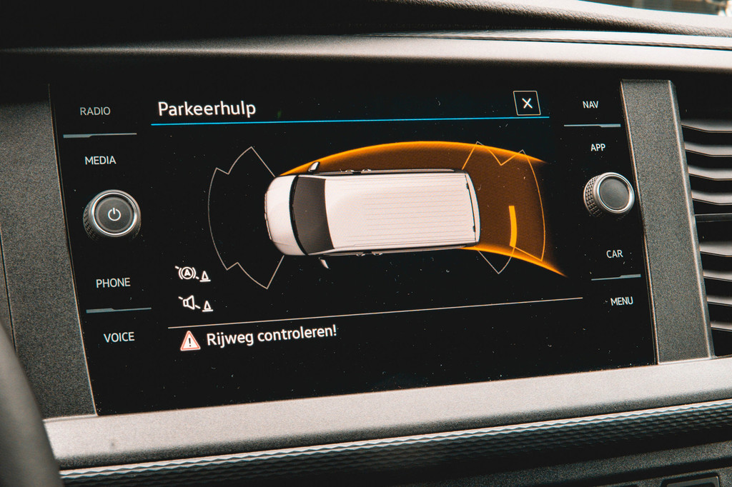 Volkswagen Caravelle T6.1 2.0 TDI 150 PK DSG L2H1 Comfortline A-Deuren ACC| LED | Privacy Glas | Bijrijdersbank | Apple Carplay | Android Auto | 16