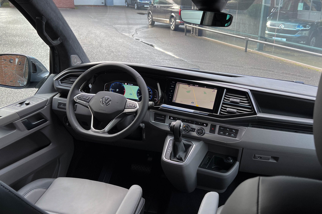 Volkswagen Caravelle T6.1 2.0 TDI 204 PK DSG L2H1 DUB/CAB A-KLEP ACC | ALPINE Audio | Leder | Side Assist | Alcantara hemel bekleding | LED | 13