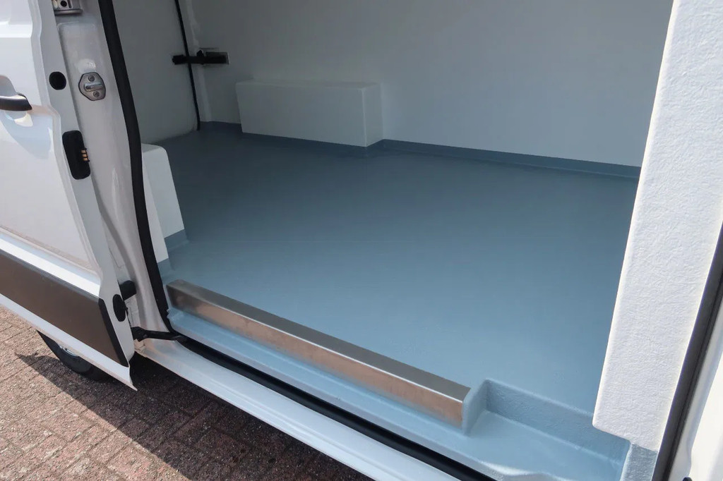 Volkswagen Crafter 177 PK ,Koel/Vries/Verwarmen , Carrier Xarios 350 met nachtaansluiting BPM vrij 12