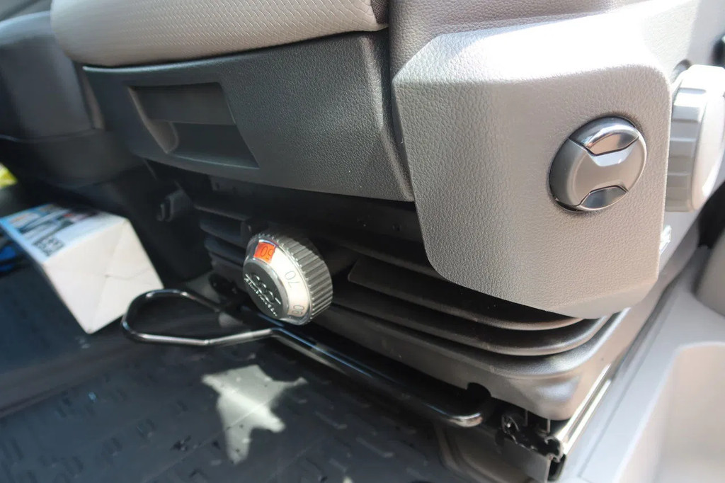 Volkswagen Crafter 177 PK Koel/ Vries/ Verwarmen Carrier xarios 350 met nachtaansluiting BPM vrij. 12