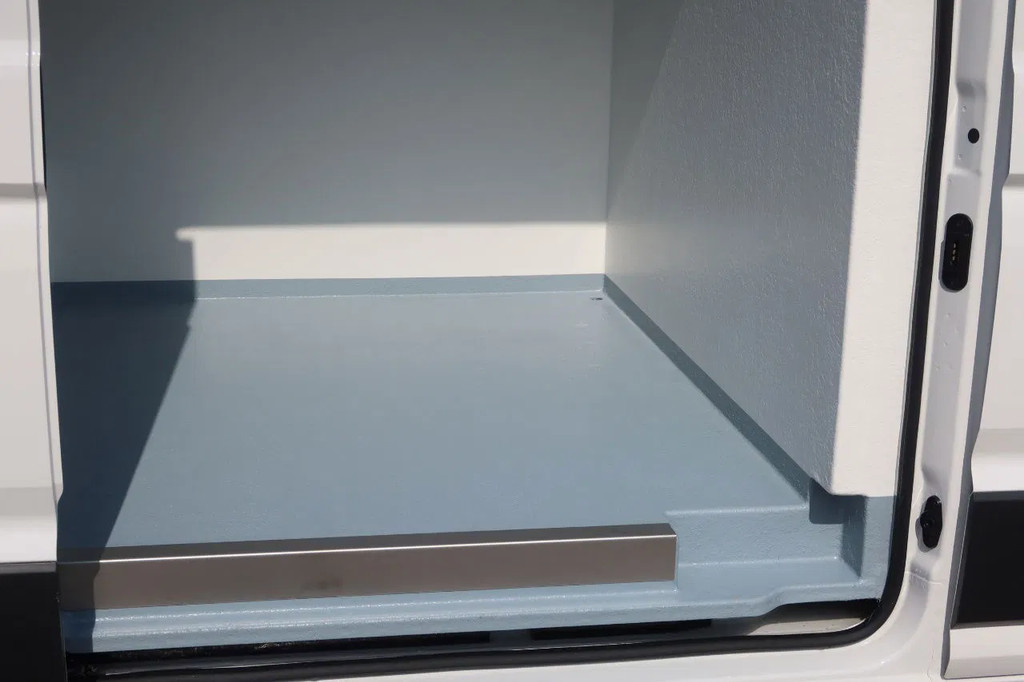 Volkswagen Crafter 177 PK Koel/ Vries/ Verwarmen Carrier xarios 350 met nachtaansluiting BPM vrij. 7