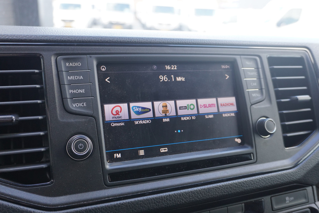 Volkswagen Crafter 2.0 TDI 140PK Automaat L3H3 EURO 6 - Airco - Navi - Cruise - Massage - â¬14.499,- Excl. 10