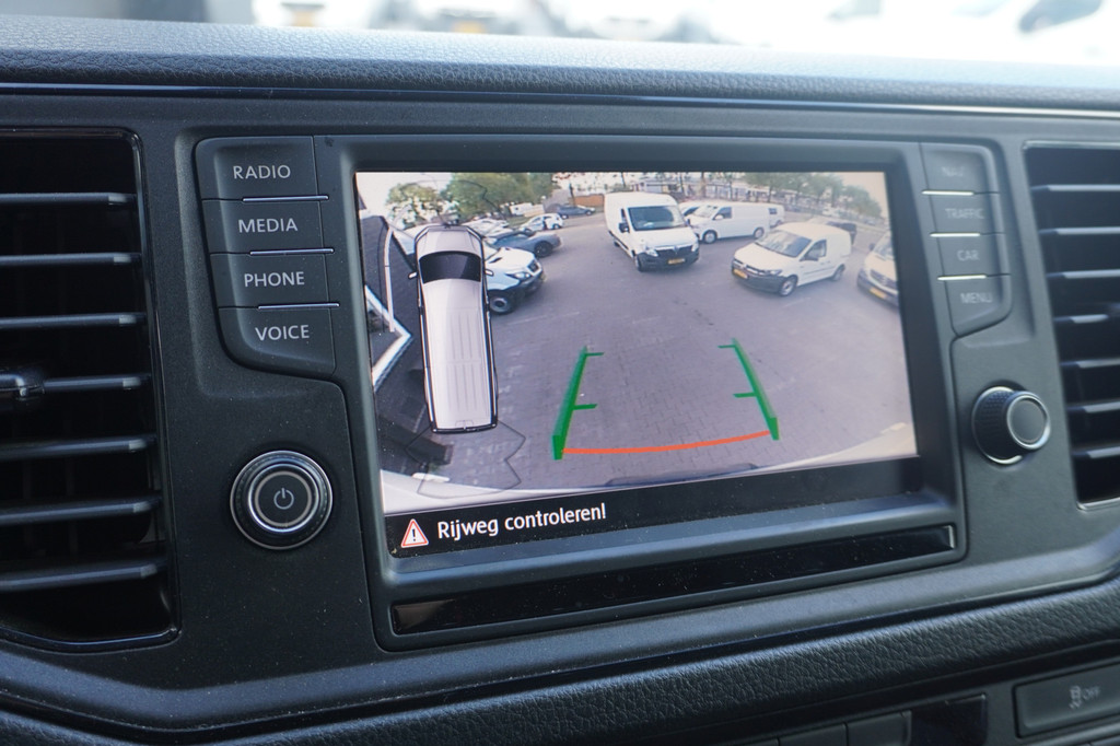 Volkswagen Crafter 2.0 TDI 140PK Automaat L3H3 EURO 6 - Airco - Navi - Cruise - Massage - â¬14.499,- Excl. 13